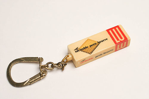 ブルボンキーホルダー 【SADECO】 リス 金色 切手 フレンチパブ ブルボンキーホルダー 【SADECO】 リス 金色 切手 フレンチパブ